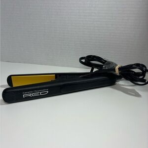 Red by Kiss 1" Ceramic Tourmaline Flat‎ Iron ith Temperature Control works